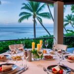 Configuración de comedor lujosa con comida gourmet en una villa.