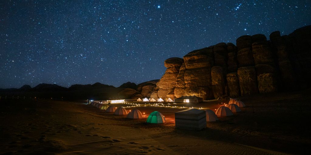 Read more about the article Private Desert Camps in Oman: Dune Dining