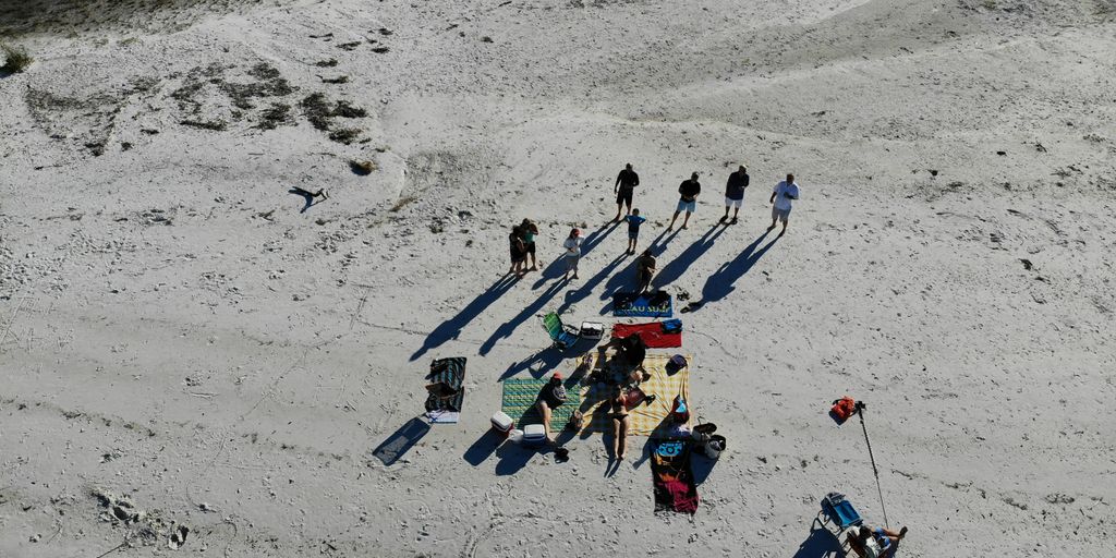 Read more about the article Heli-Picnics on New Zealand Glaciers: Private Chefs and Scenic Landings