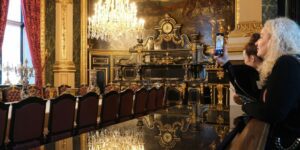 Read more about the article Chateau Buyouts in France: Staffing