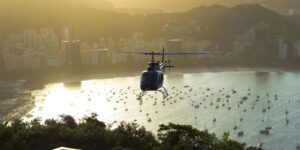 Read more about the article Helicopter Island-Hopping in the Seychelles: Villas