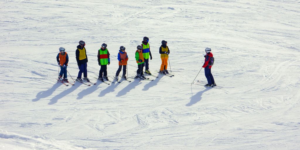 Read more about the article Close the Slope: Private Ski School and After-Hours Runs for Your Group