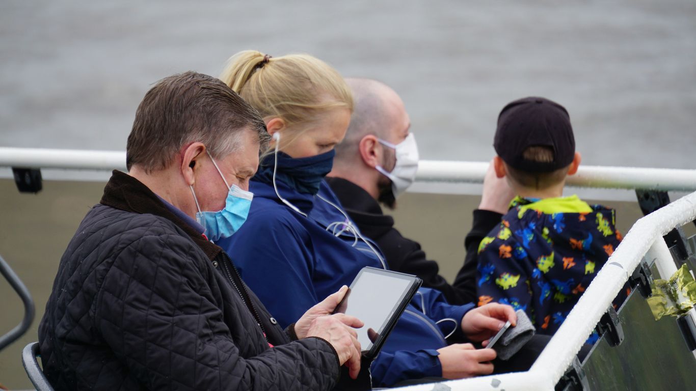 Read more about the article Private Marine Biology Trips for Families: Citizen Science at Sea
