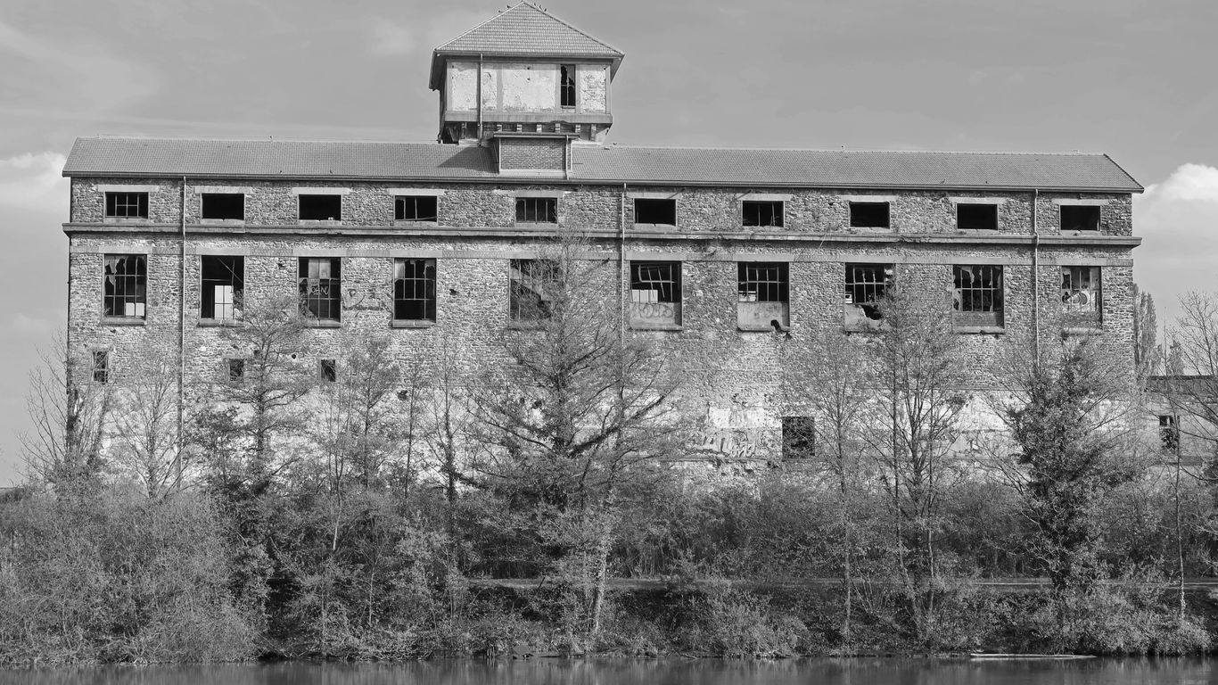 Read more about the article Rare Whisky Journeys: Distillery Closures