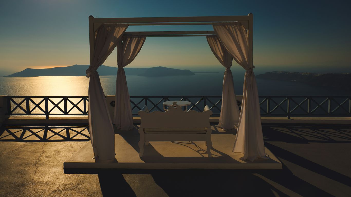Read more about the article Mediterranean Palace Suites with Sea Views: The Flagship Picks