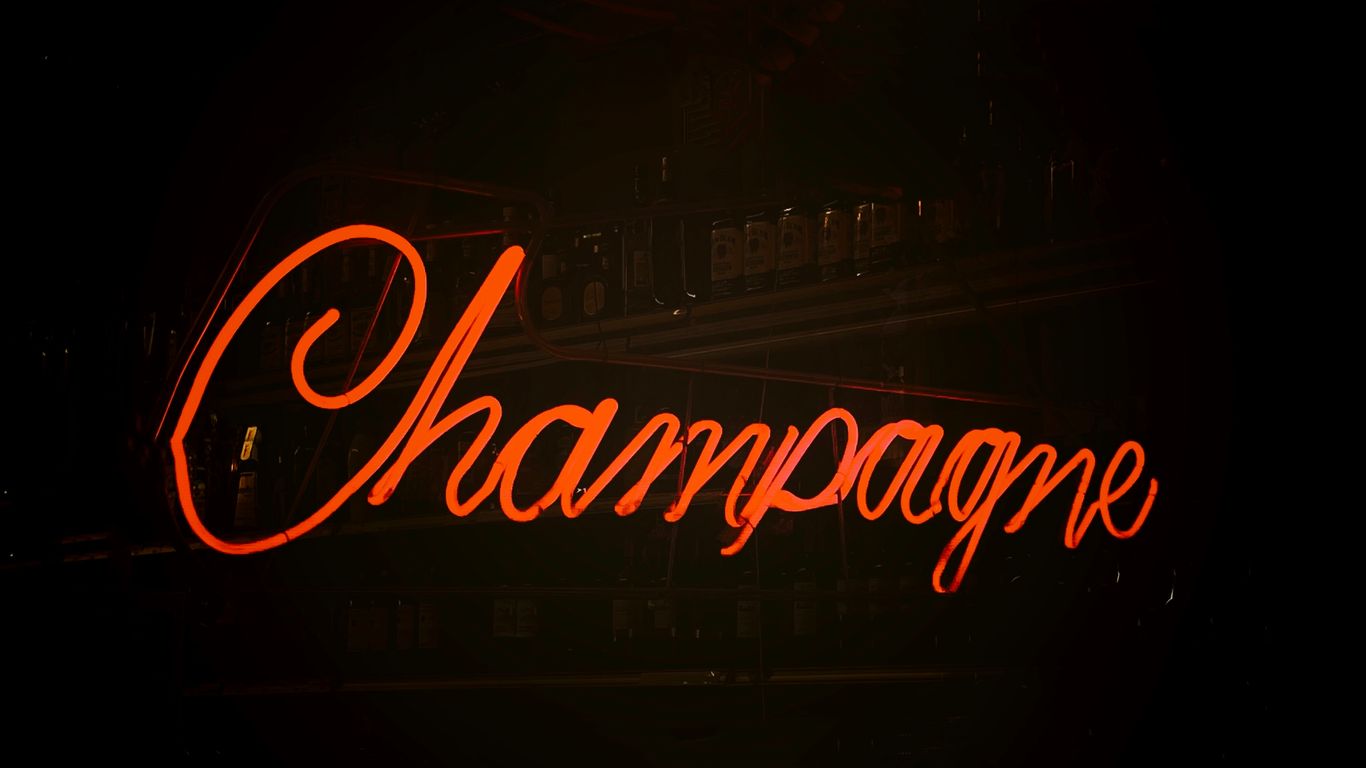Read more about the article Champagne ChÃ¢teaux Buyouts with Cellar Tastings and Chef