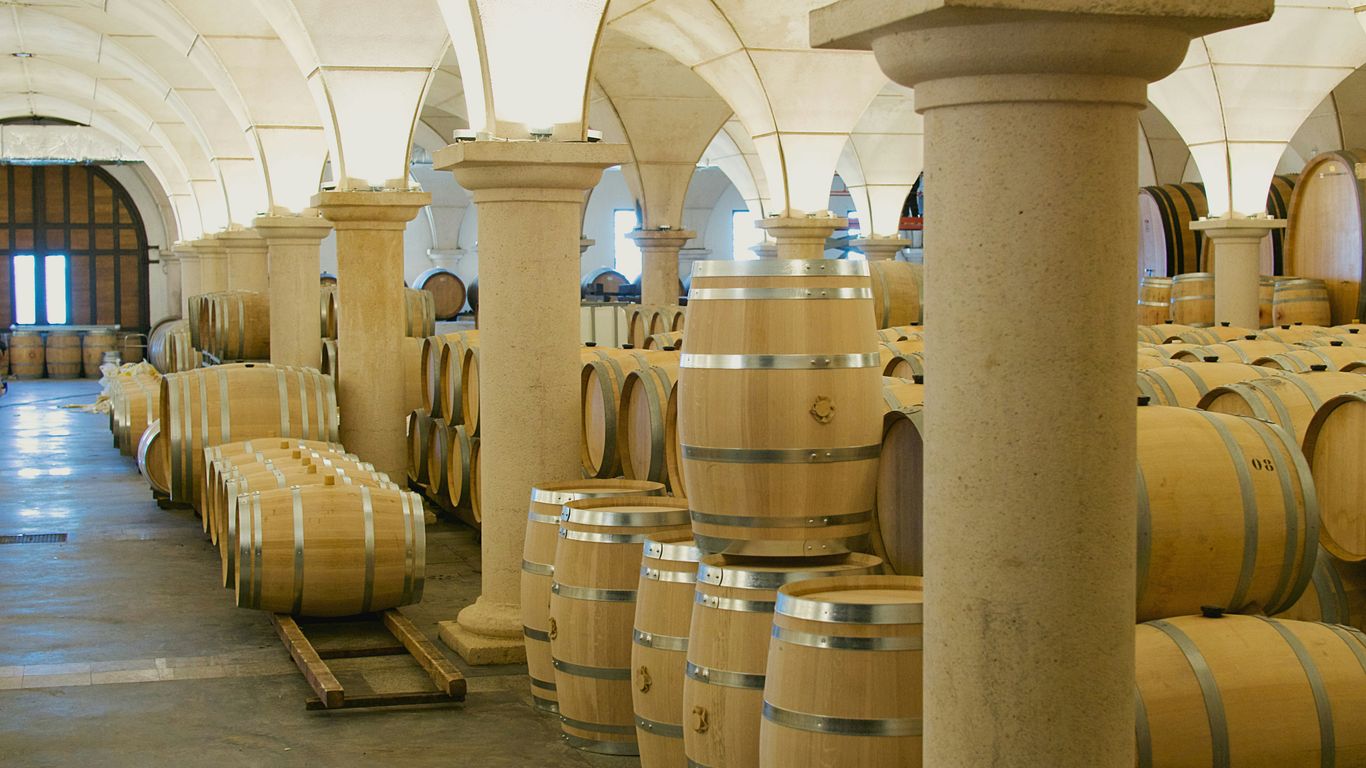 You are currently viewing Bordeaux Wine ChÃ¢teaux with Curator-Led Barrel Tastings