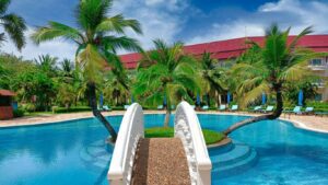 Read more about the article Fiji Private Island Villas with Full Staff and Electric Tenders