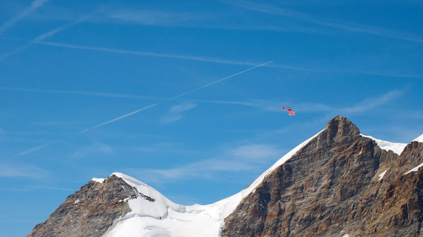 You are currently viewing Swiss Alpine Chalets with Heli-Ski and Altitude Recovery