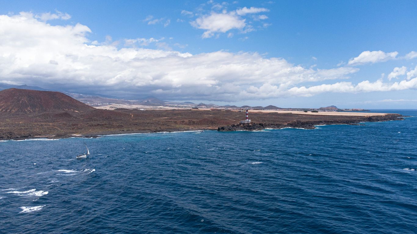 You are currently viewing GalÃ¡pagos Private Yachts with Park Permits and Guides