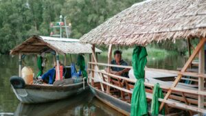 Read more about the article Vietnam Private Villas with Chef Pho Carts and River Boats