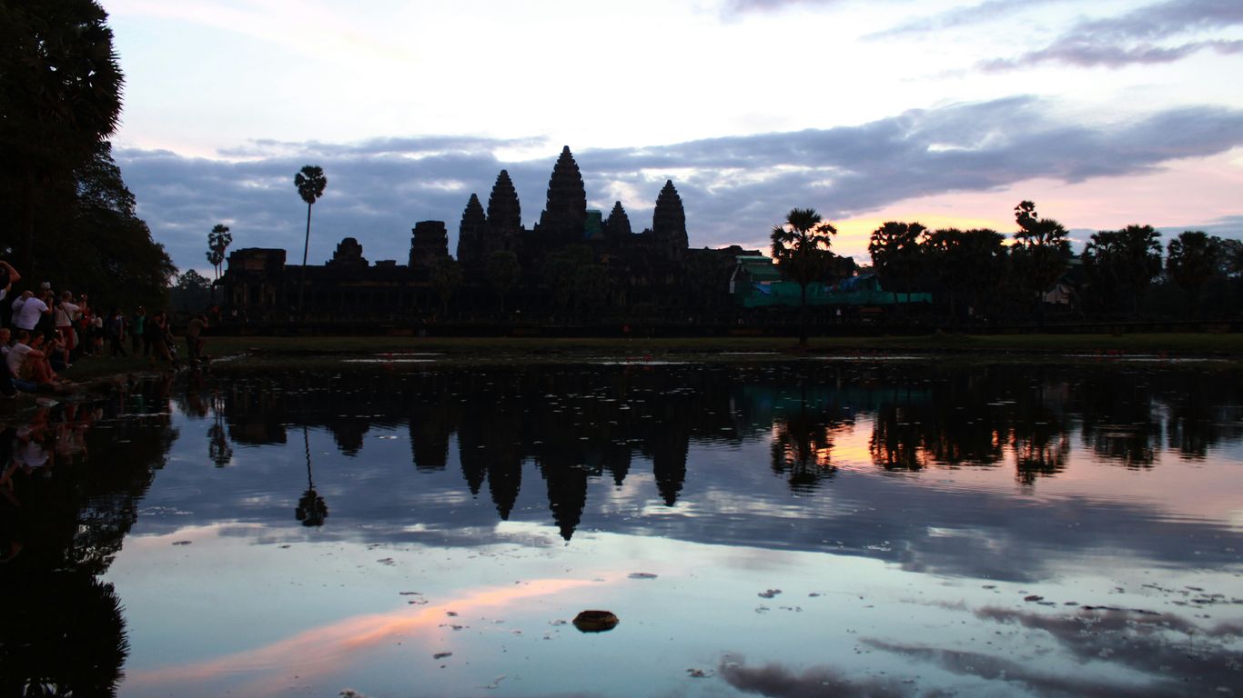 Read more about the article Cambodia Palace Suites with Angkor After-Hours and Guide
