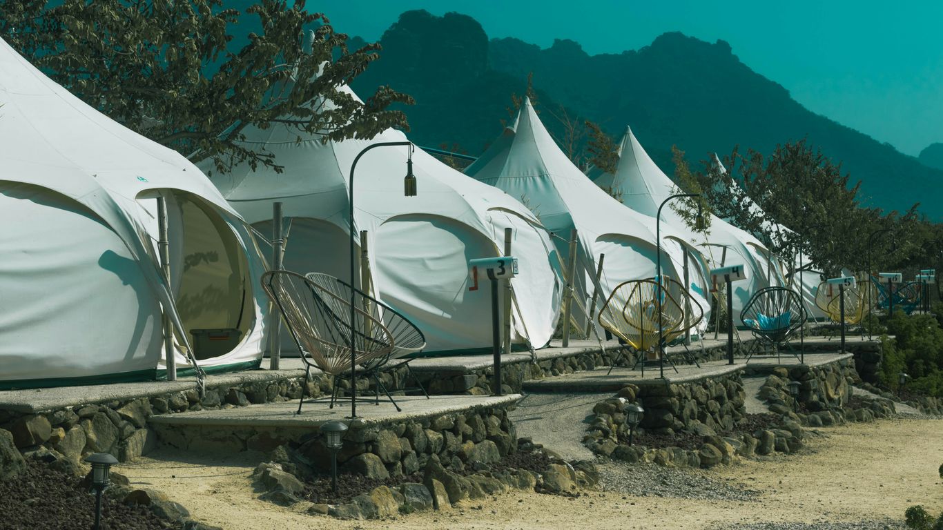 Read more about the article Tanzania Private Camps with Migration Access and Spa